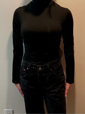 Black Long-Sleeve Turtleneck Top - Classic Crew